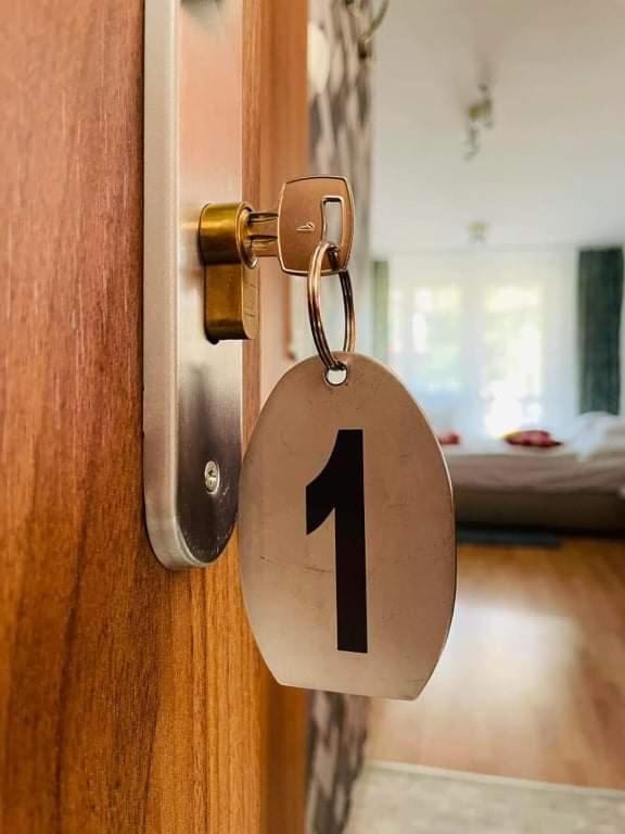 Gabi Haz Apartmanok*** Hajduszoboszlo Ngoại thất bức ảnh